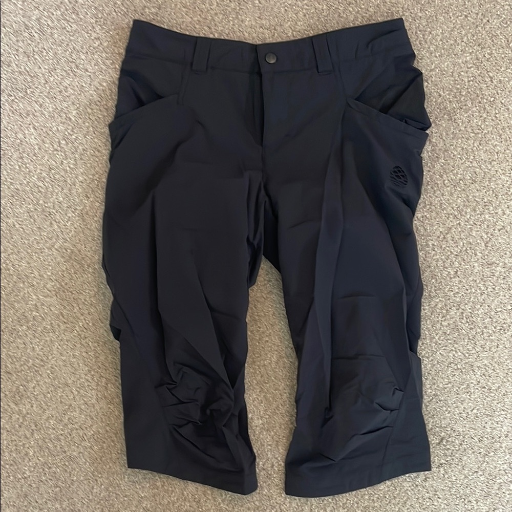Women’s Stio size 6 Black Shorts capri